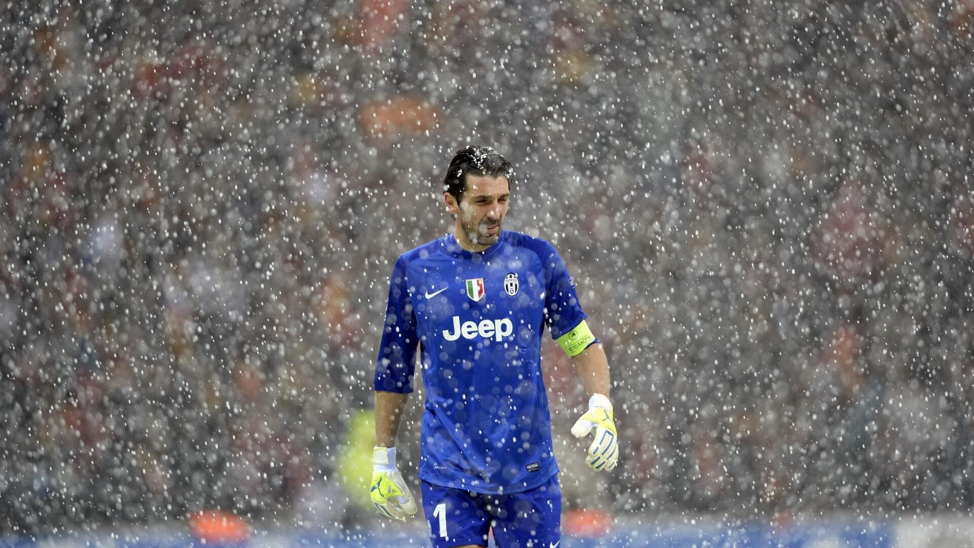 开云平台-那不勒斯在意甲联赛中夺冠，终结33年冠军荒。，那不勒斯意甲战绩